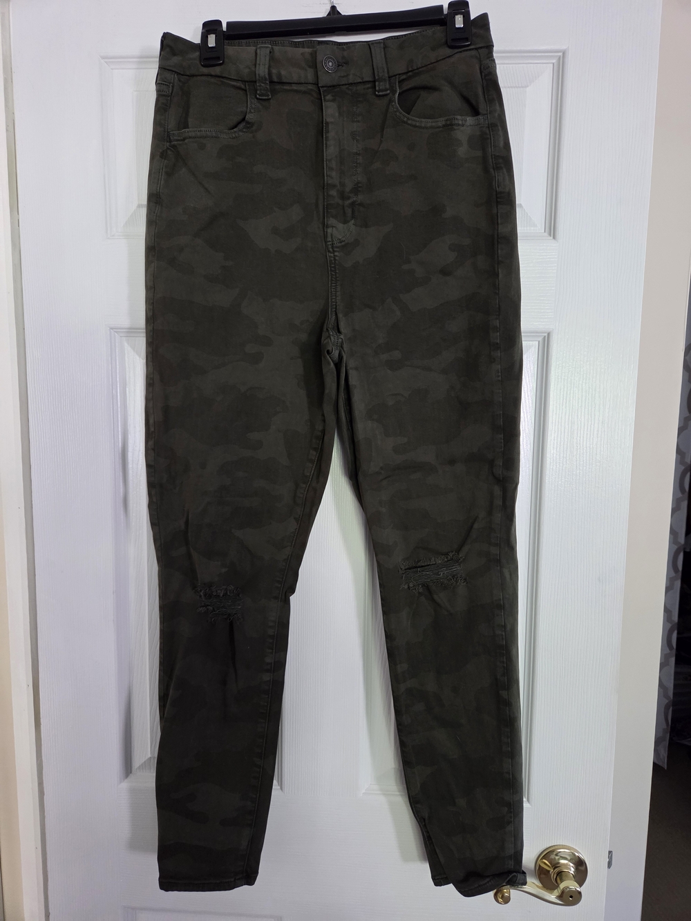American Eagle Outfitters Women's Camo Jeggings in Olive Green Camo 12